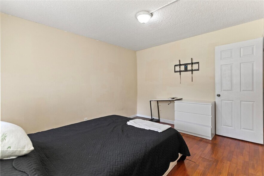 Building Photo - 16211 Saddle Club Rd