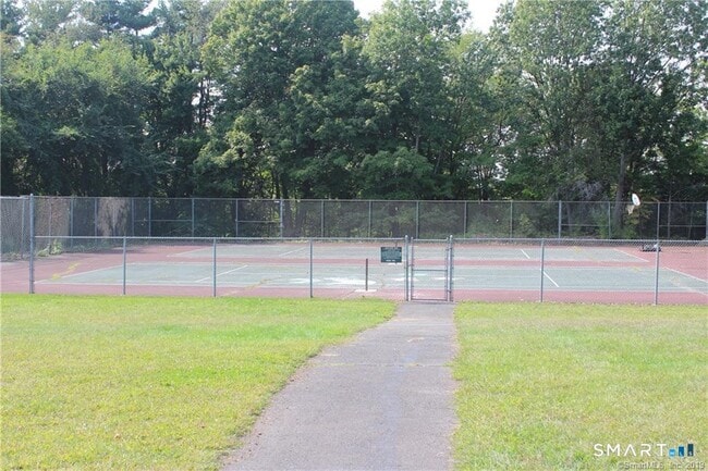 Building Photo - 20 Woodsedge Dr