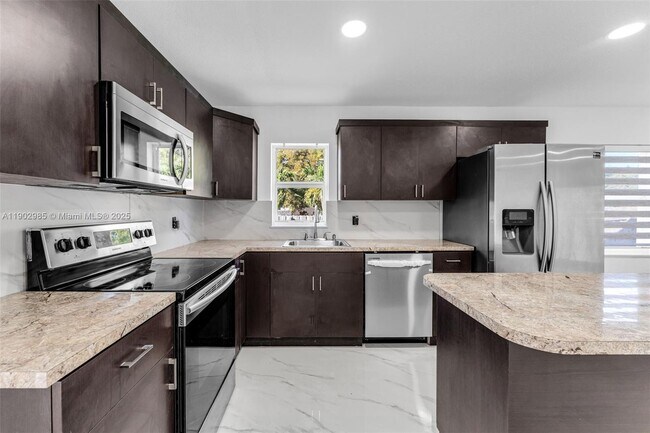 Building Photo - 30104 SW 152nd Ct