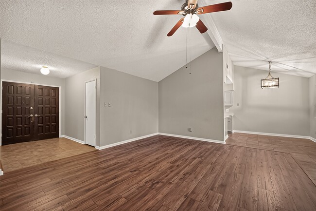 Building Photo - 16451 Cavendish Dr
