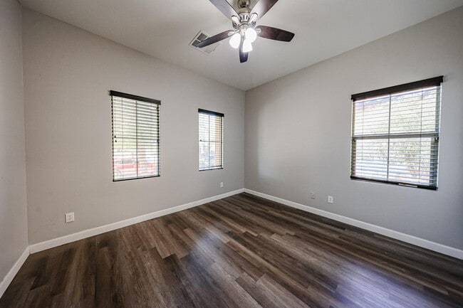 Building Photo - 16982 W Rio Vista Ln