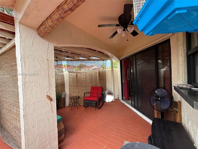 Building Photo - 2901 San Remo Cir