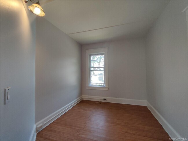 Building Photo - 85 N Hamilton St