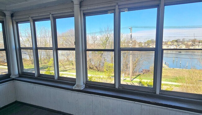 Building Photo - 515 Quinnipiac Ave