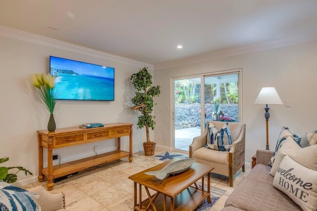 Building Photo - 912 N Niheu Pl