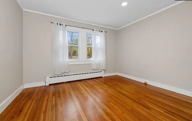 Building Photo - 264 Centre St