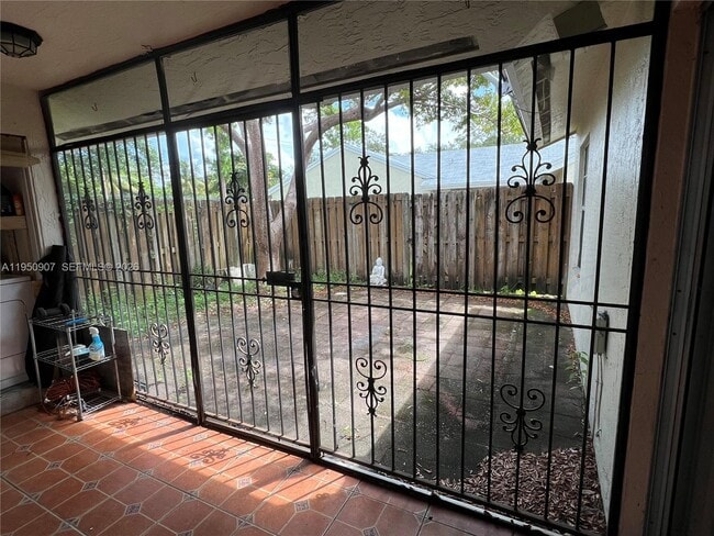 Building Photo - 809 NE 214th Ln