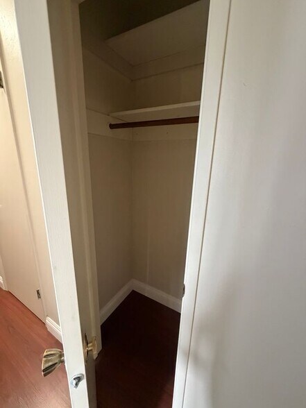 Building Photo - 1209 St Louis Dr