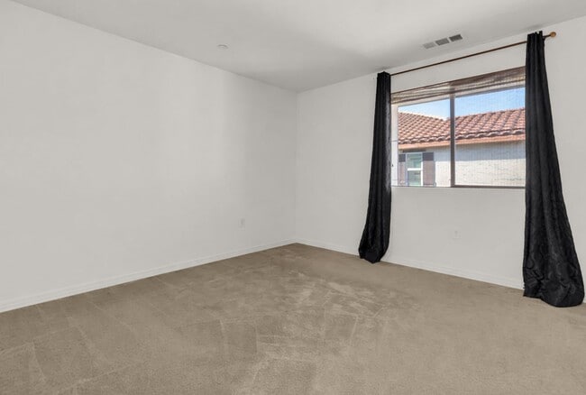 Building Photo - 1520 W 1st St