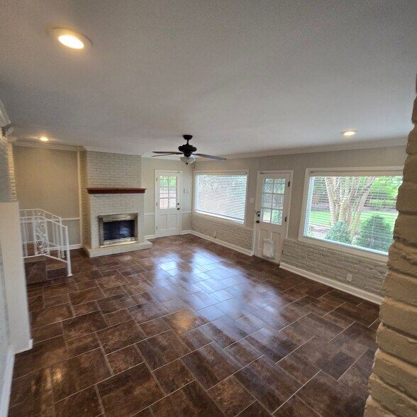 Building Photo - 1264 Yorkshire Dr