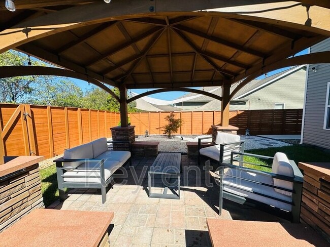 Building Photo - 104 Jesse Baker Ln