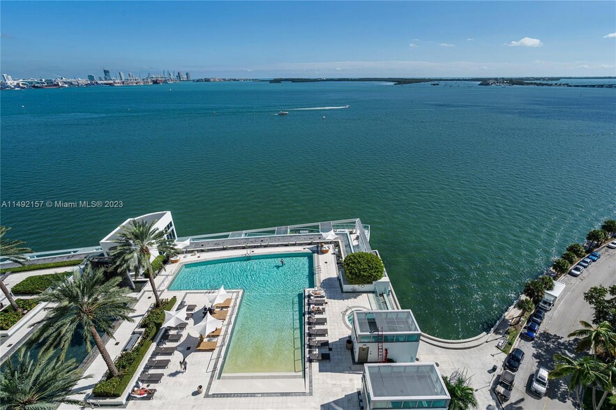 Building Photo - 1331 Brickell Bay Dr