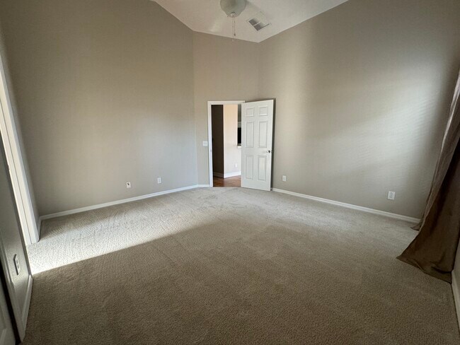 Building Photo - 322 Halstead Dr