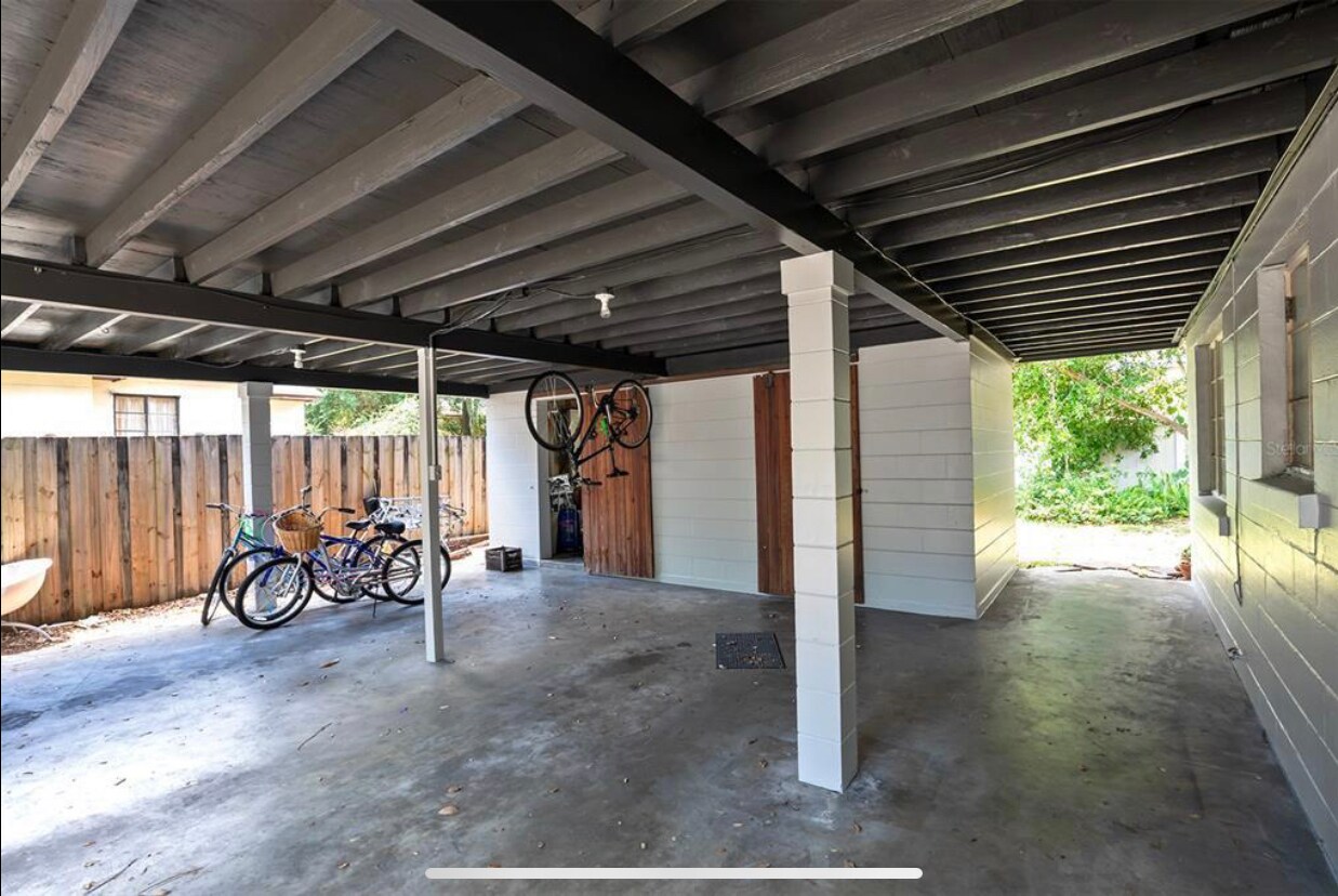 Building Photo - 718 E South St