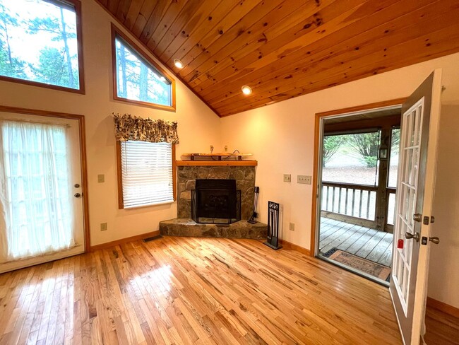 Building Photo - Emerald Downs 2 Bedroom