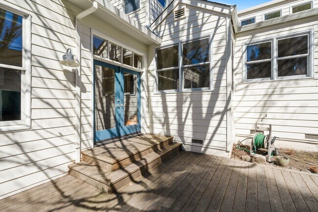 Building Photo - 8161 Ragle Pl