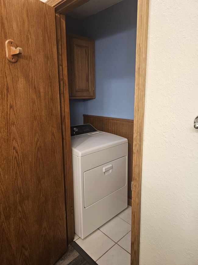 Building Photo - 255 Katy St