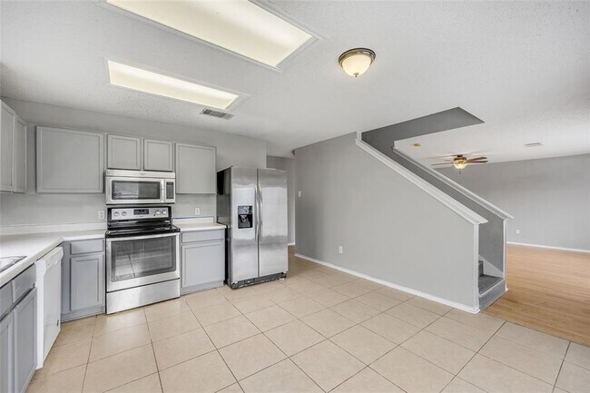 Building Photo - 2514 Byfield Dr