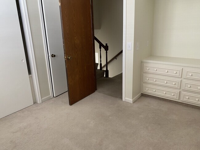 Building Photo - 14706 Harvey Oaks Ave