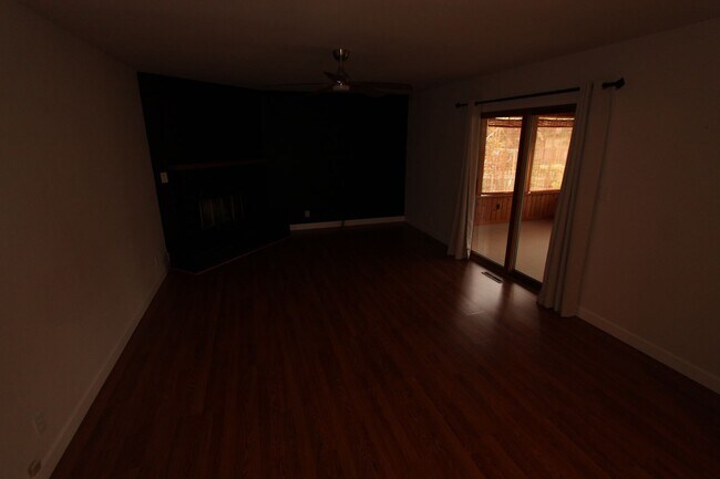 Building Photo - Beautiful 4 bedroom colonial in Lake Geneva