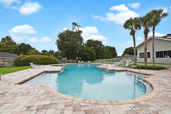 Building Photo - 3521 Carolwood Ln