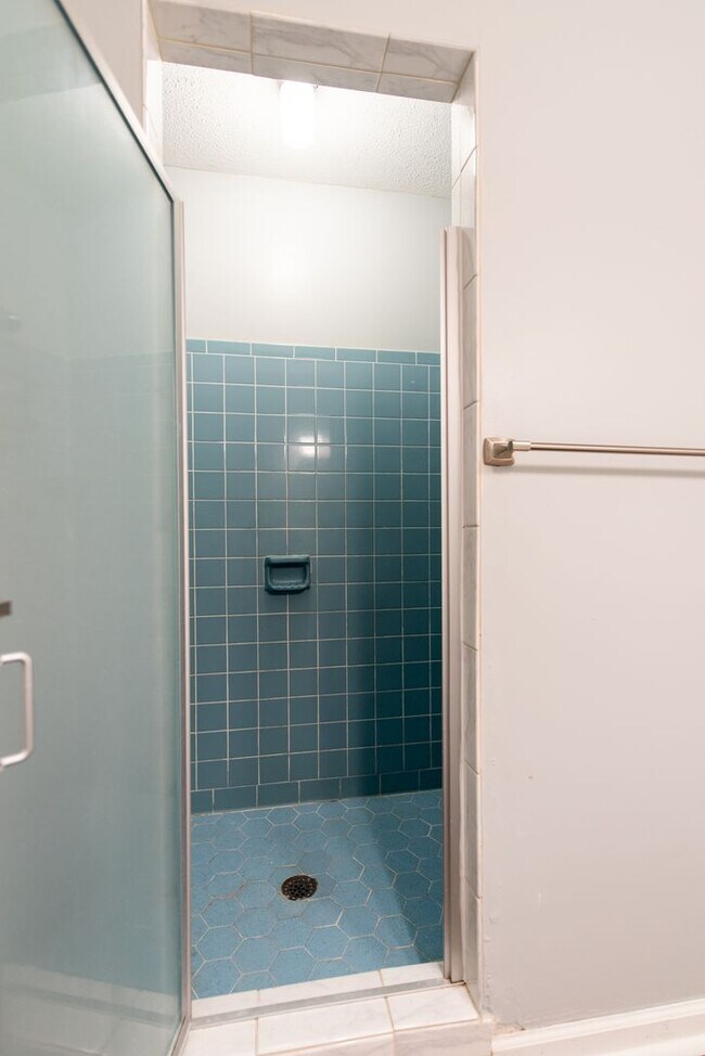 Building Photo - Awesome ranch home in Farmgate Subdivision