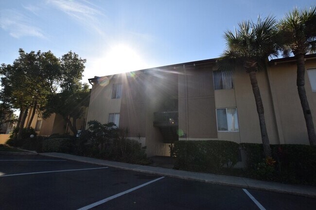 Building Photo - 576 Orange Dr