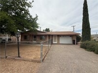 Building Photo - 2545 Kemp Ave