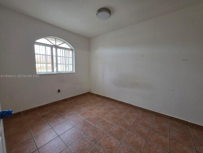 Building Photo - 7520 W 20th Ave