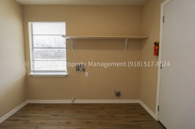 Building Photo - 3 Bed | 2.5 Bath in Oologah!