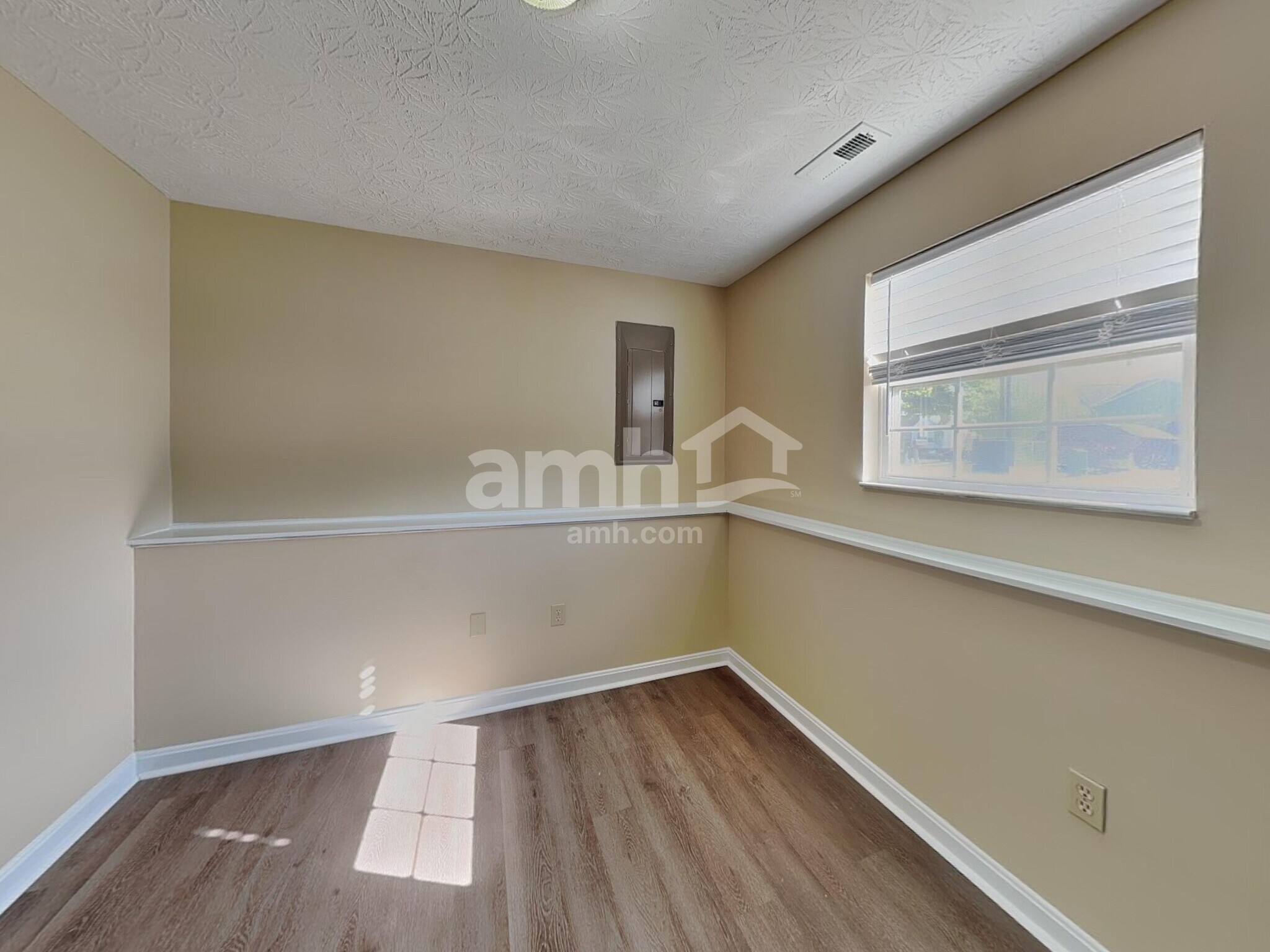 Building Photo - 10296 Manassas Ct