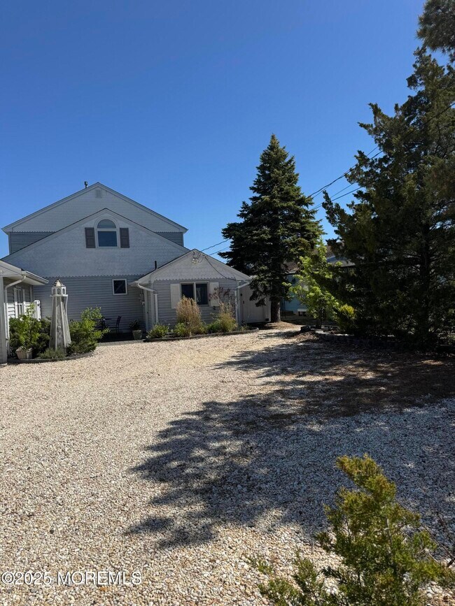 Primary Photo - 18 Dickman Dr