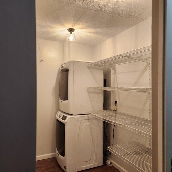 Building Photo - 9063 Morrow Woodville Rd