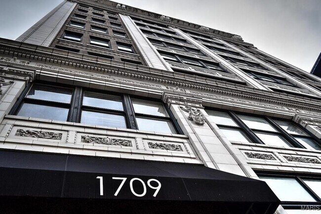 Primary Photo - 1 Brookings Dr