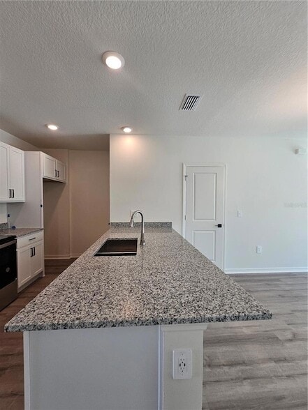 Building Photo - 9377 Westside Hls Dr