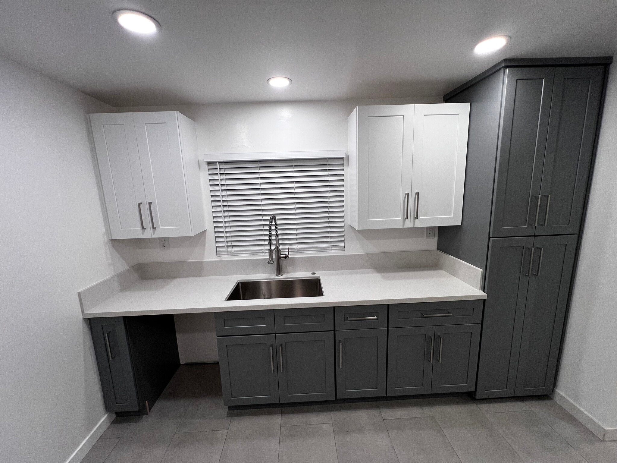 Building Photo - 9717 Oak St