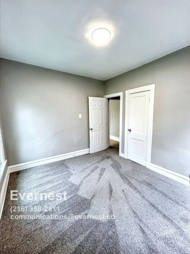Building Photo - Charming 3-Bedroom Lower Duplex with Firep...