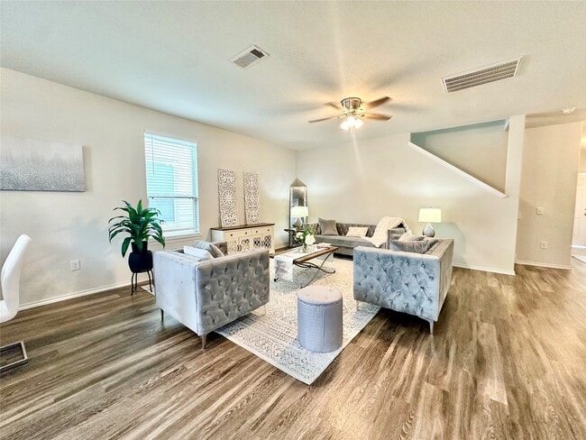 Building Photo - 14614 Sierra Garden Dr