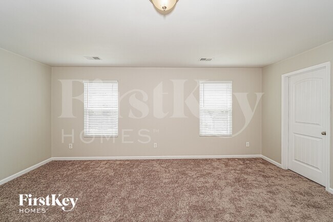 Building Photo - 5069 Bella Ct