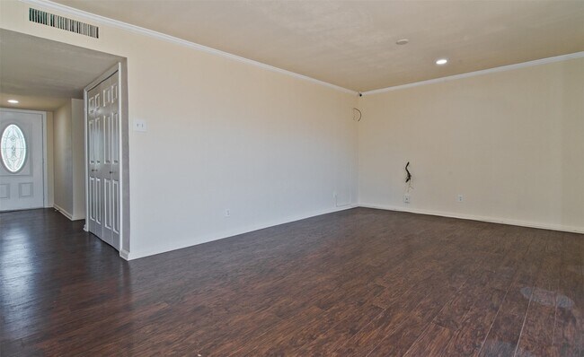 Building Photo - 502 Campfire Dr