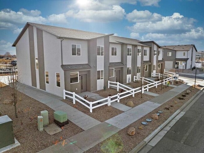 Building Photo - Brand-New 4-Bedroom Townhome in Orchard Mesa!