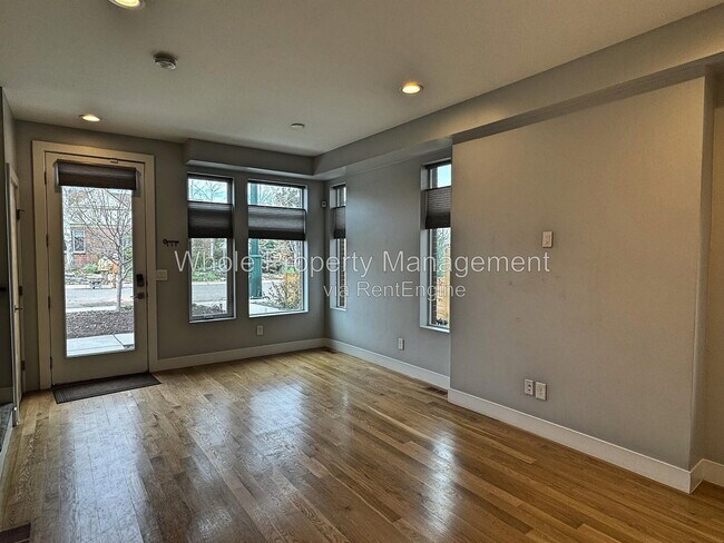 Building Photo - 1448 Xavier St
