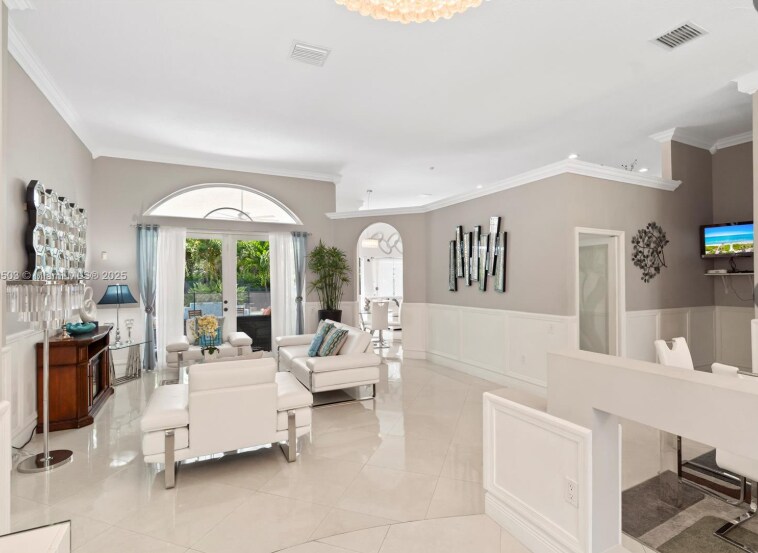 Building Photo - 16601 SW 87th Ct