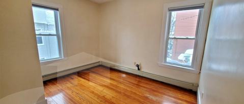 Building Photo - 154 Elm St