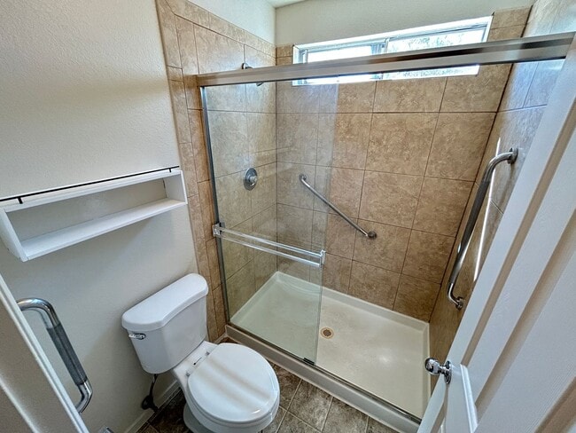 Building Photo - Cozy 3Bed/2Bath/2Car Residence located in beautiful Summerlin!
