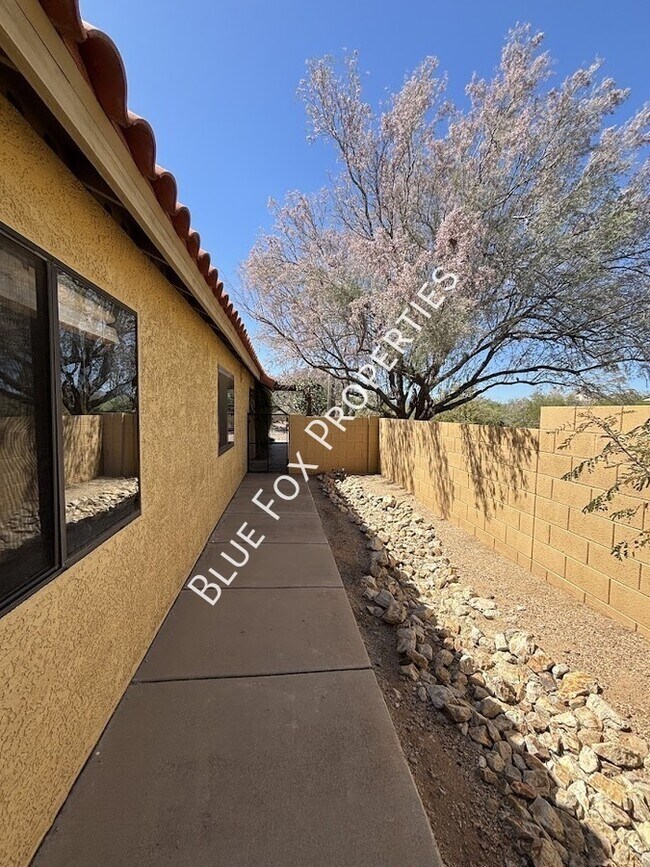 Building Photo - 4780 W Lessing Ln