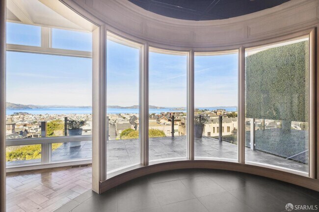 Building Photo - 2336 Broadway