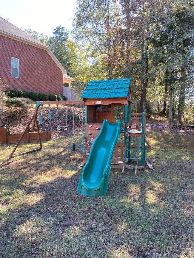 Building Photo - 1002 Dorset Ln