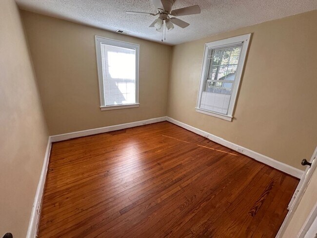 Building Photo - Stand Alone Cottage