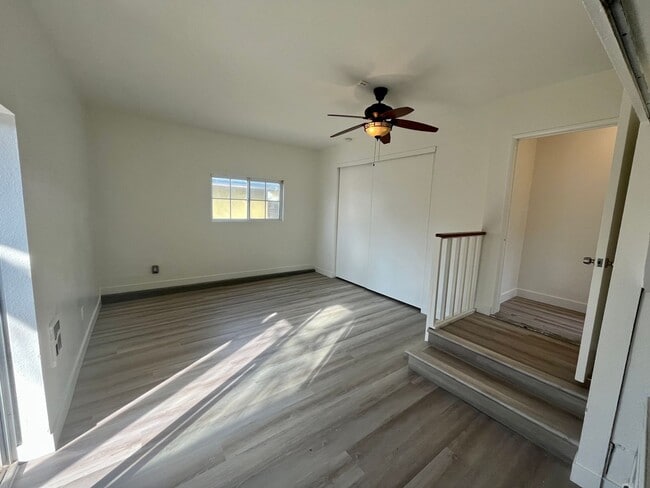 Building Photo - One Bedroom with Yard West of Hwy 101 Encinitas